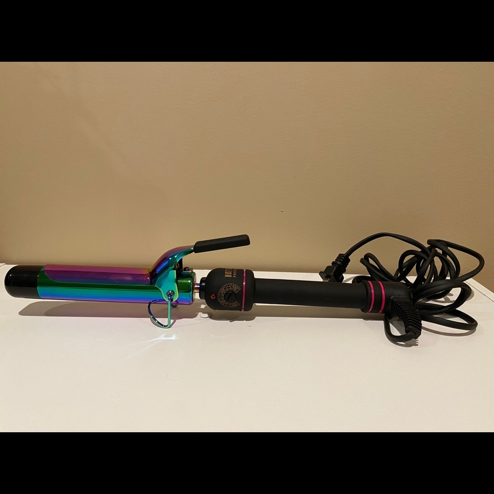NWOT Hot Tools Rainbow Curling Iron
